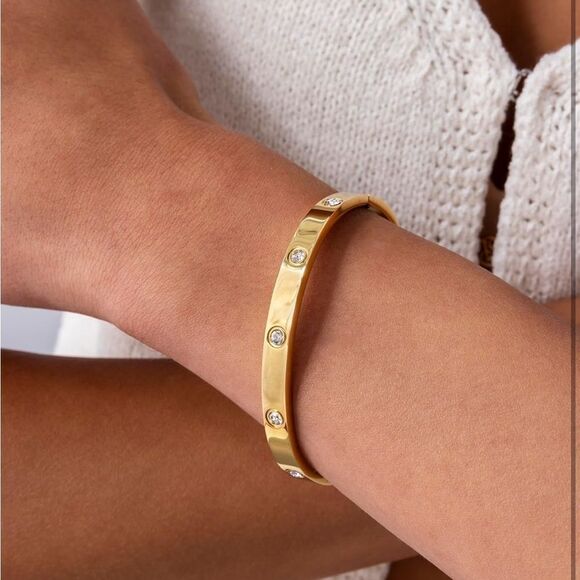 14k Gold Plated Hinged Bangle Bracelet - Picture 3 of 4